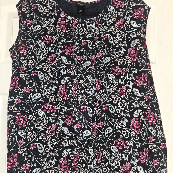 SOLD - Ann Taylor Top - Picture 2 of 5